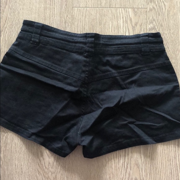 Black cargo style shorts - Picture 3 of 3